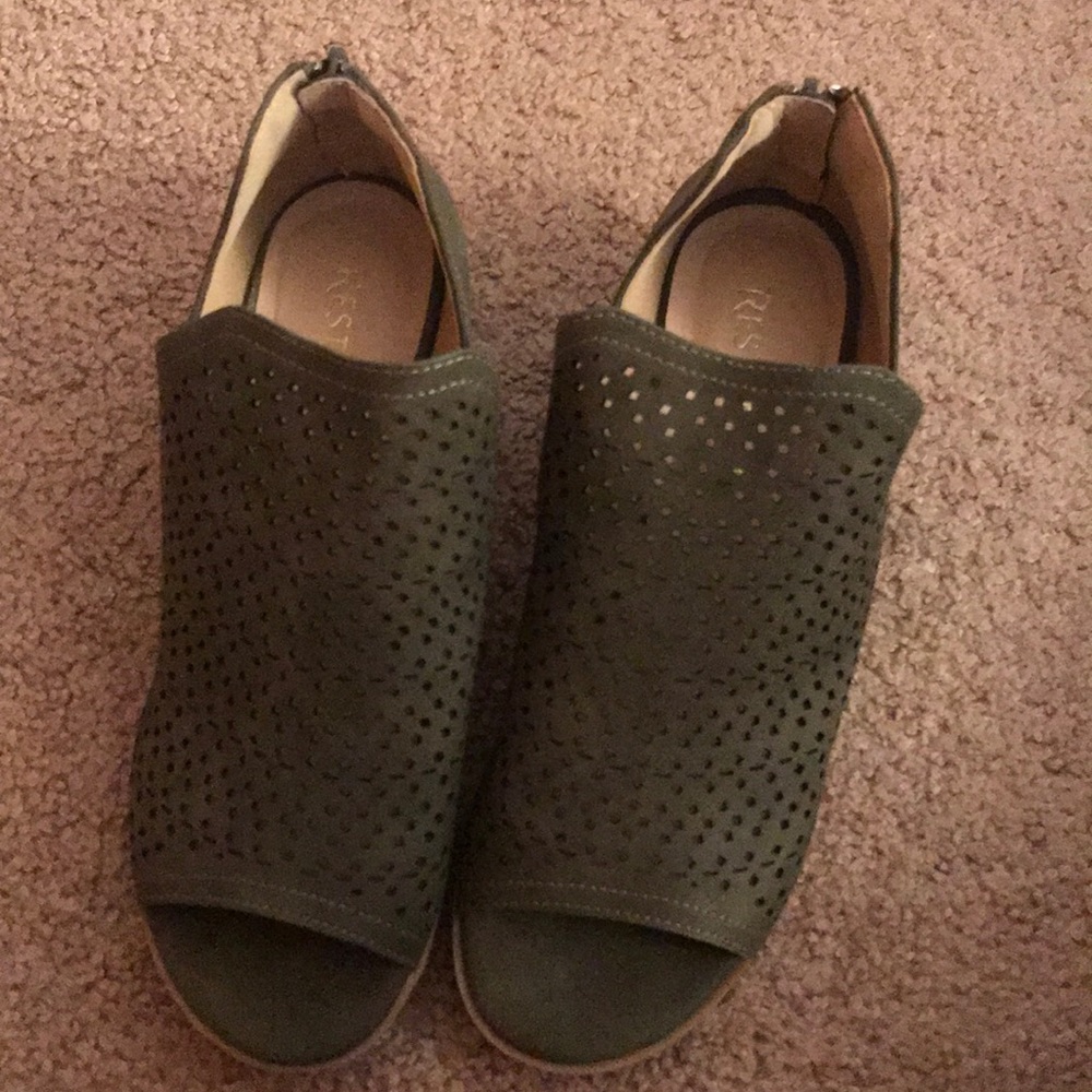 Sandals - Picture 3 of 3